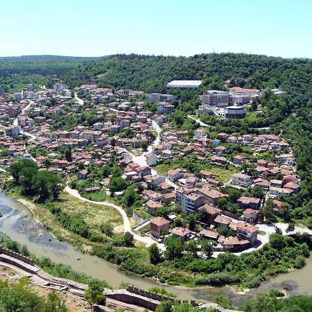 Day And Night Apartamento Veliko Tŭrnovo Exterior foto