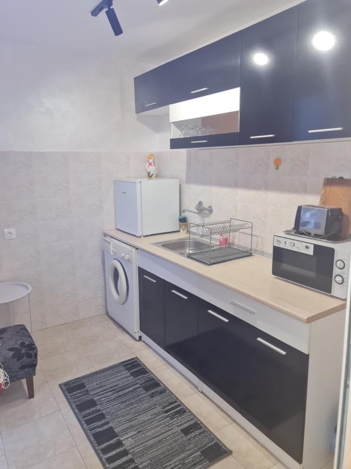 Day And Night Apartamento Veliko Tŭrnovo Exterior foto