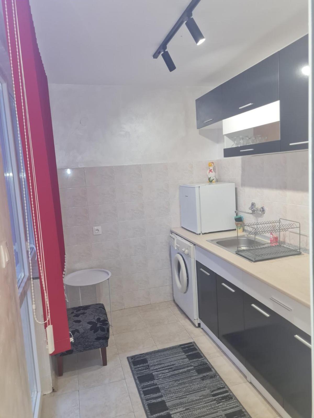 Day And Night Apartamento Veliko Tŭrnovo Exterior foto