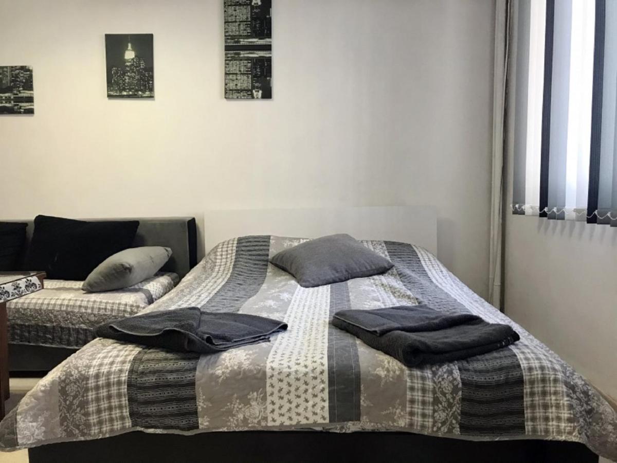 Day And Night Apartamento Veliko Tŭrnovo Exterior foto
